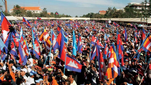 Người biểu tình Campuchia xuống đường ngày 22/12/2014.